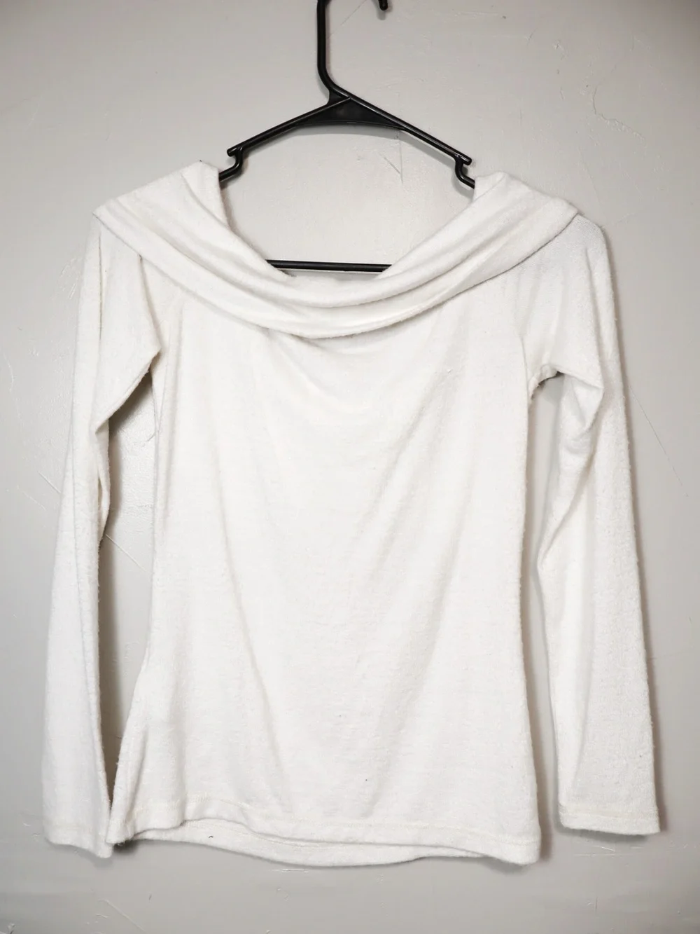 Abercrombie & Fitch White Knit Lightweight Off Shoulder Long Sleeve Top Small